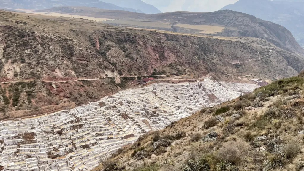 Solné terasy Maras v Posvátné údolí v Peru